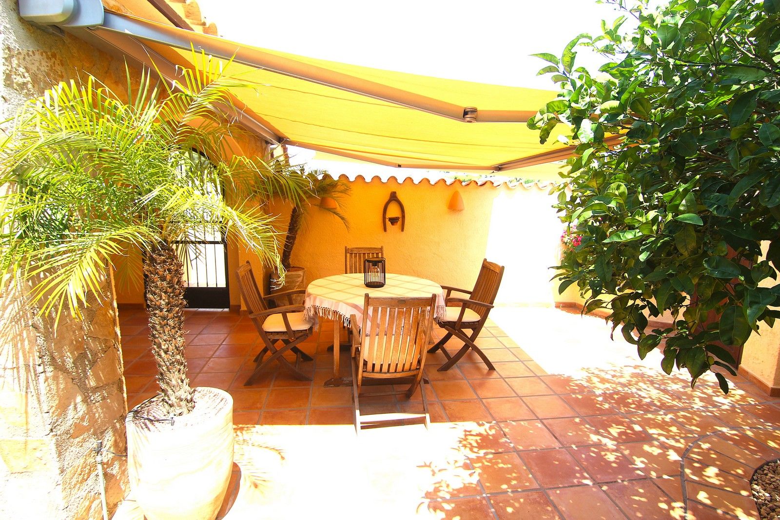 Villa with a pool and spectacular sea views in Cumbre del Sol.