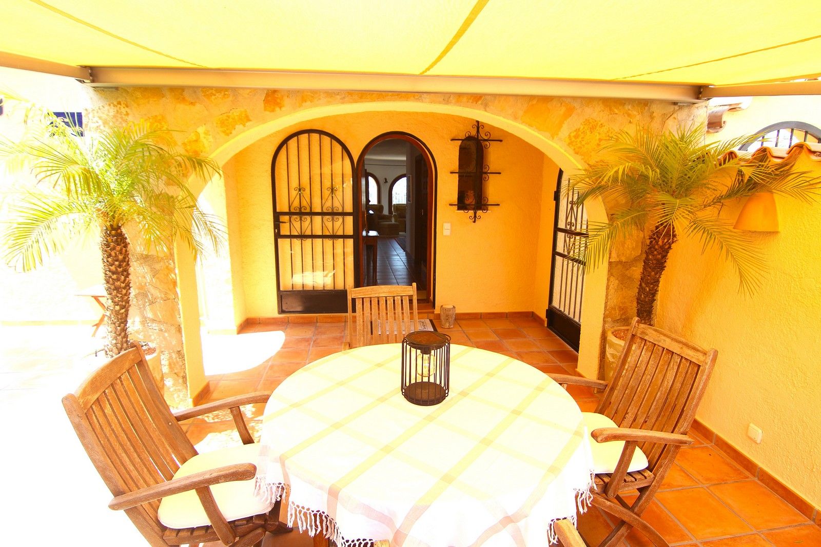 Villa with a pool and spectacular sea views in Cumbre del Sol.