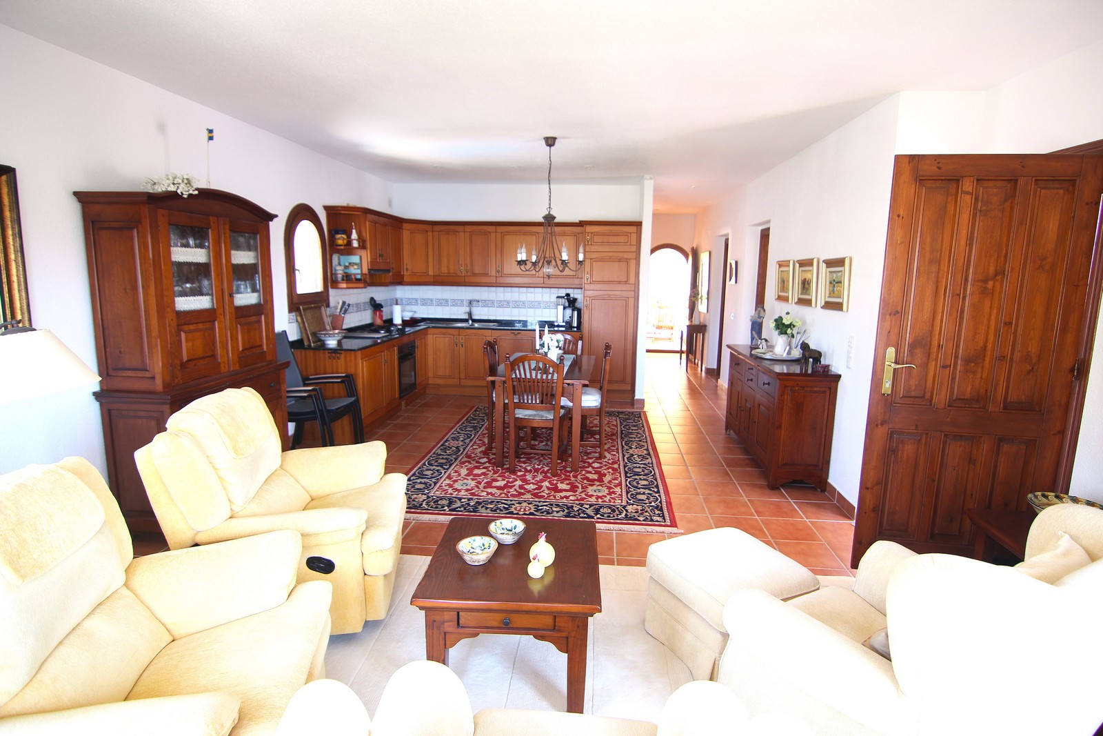 Villa with a pool and spectacular sea views in Cumbre del Sol.