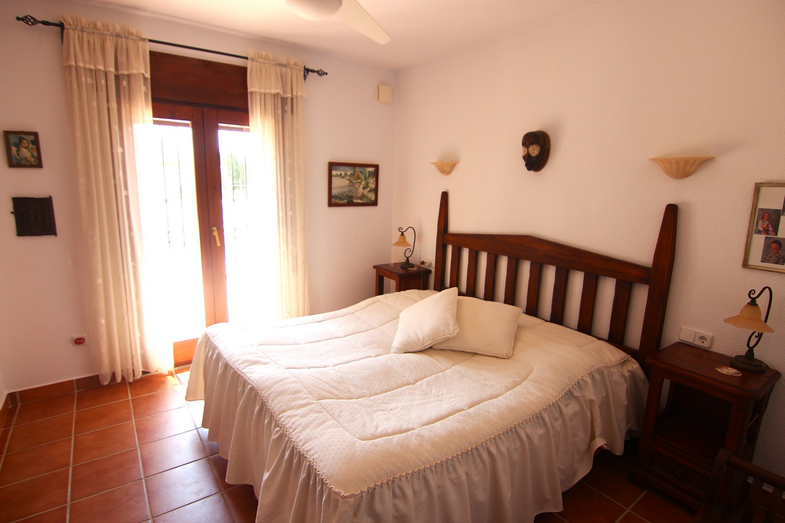 Villa with a pool and spectacular sea views in Cumbre del Sol.