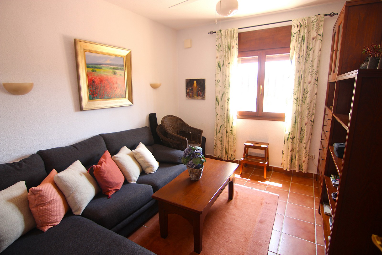 Villa with a pool and spectacular sea views in Cumbre del Sol.
