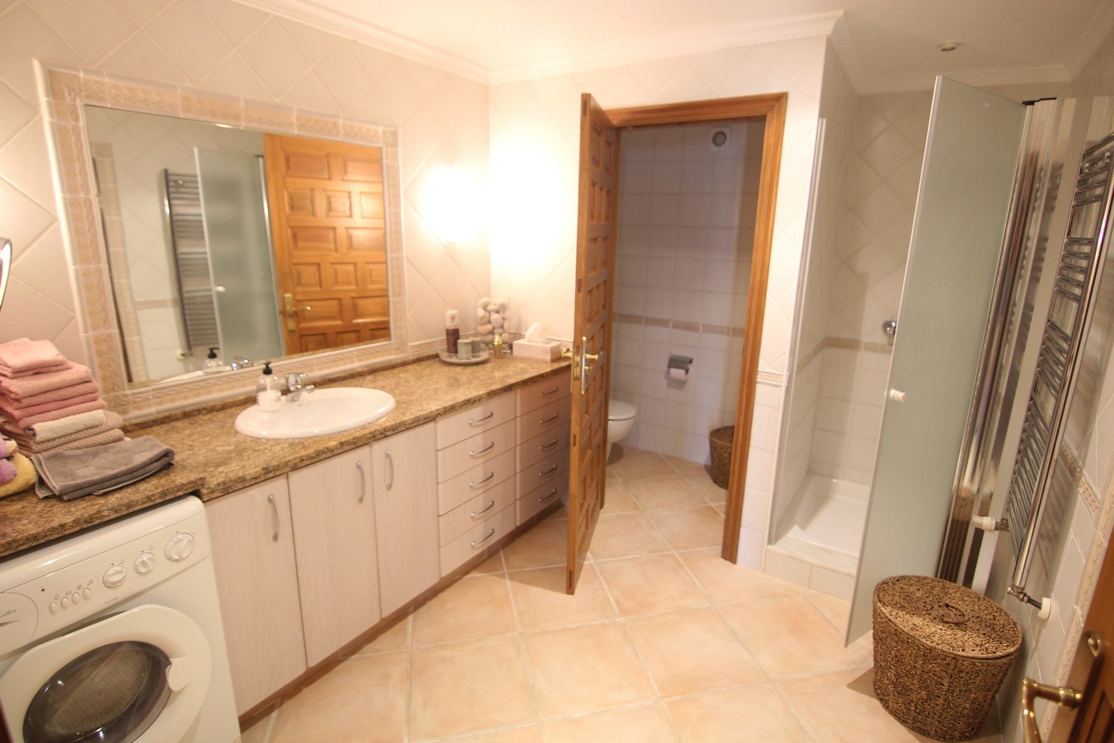 Villa with a pool and spectacular sea views in Cumbre del Sol.