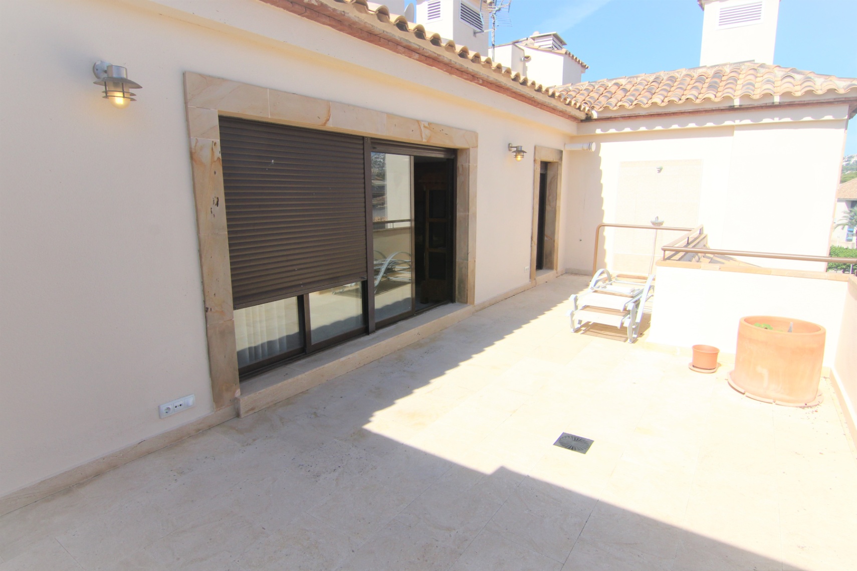 Luxury penthouse for sale with large terraces in Moraira.