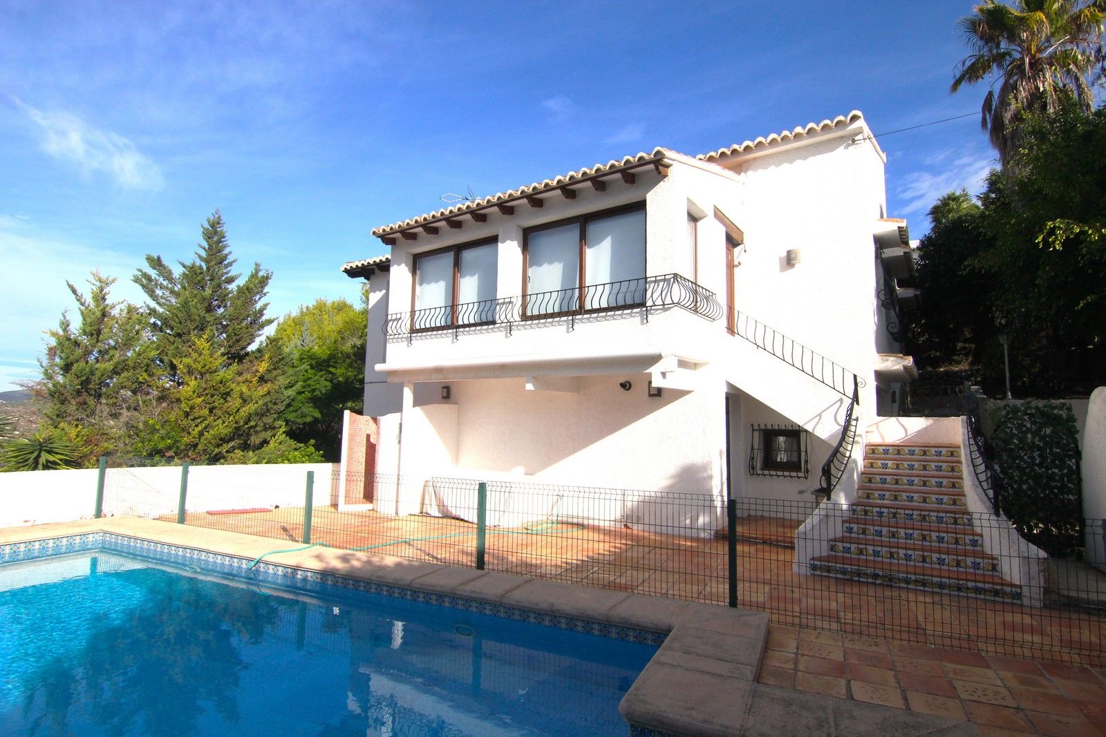 Renovated villa in Valle del Portet with pool for sale.