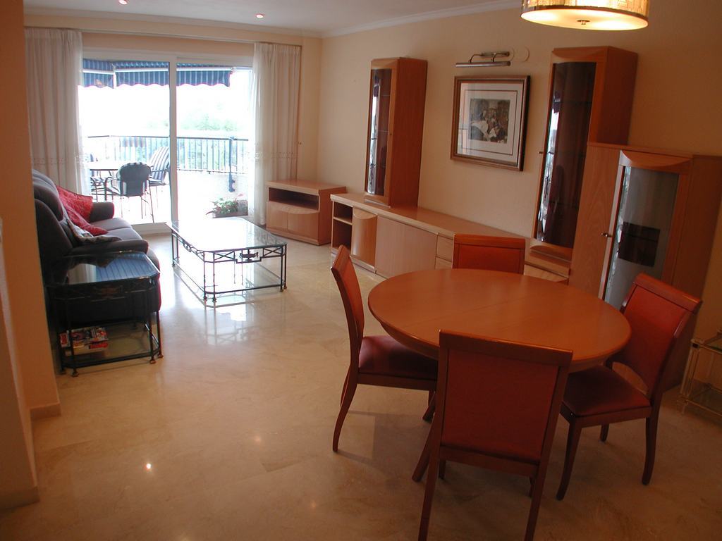 Apartment for sale front line of the beach.