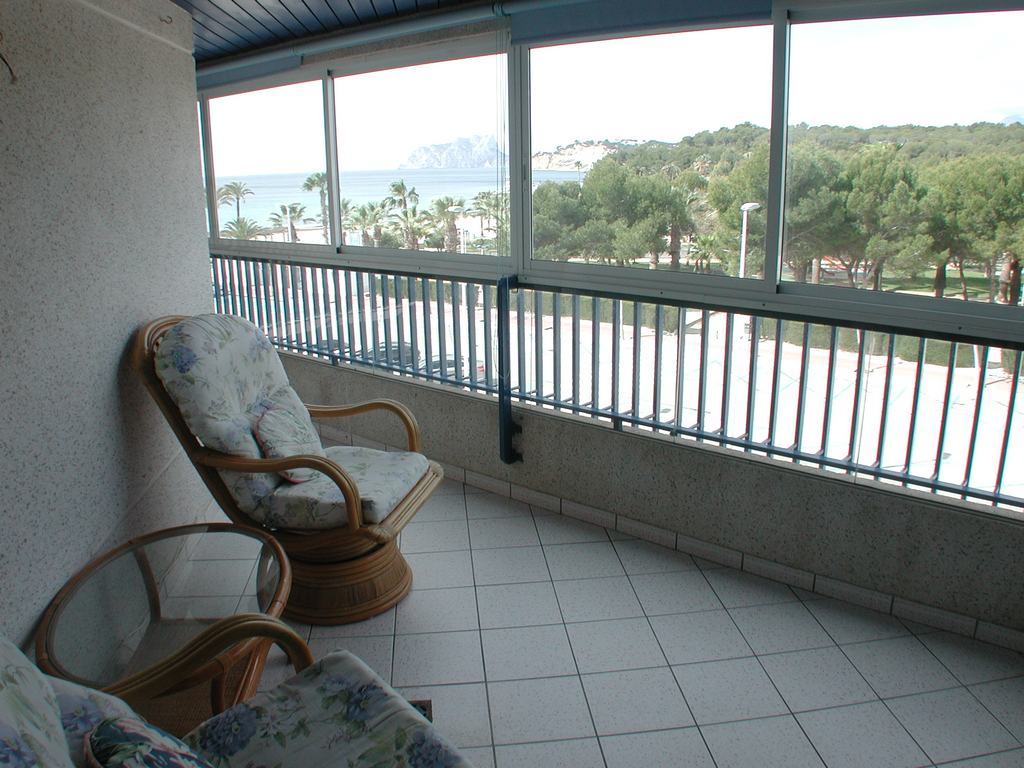 Apartment for sale front line of the beach.