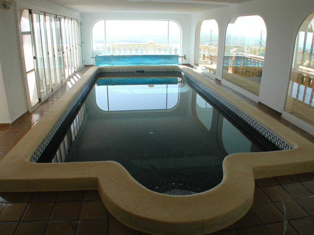 Villa for sale with indoor swimming pool and fantastic sea views.