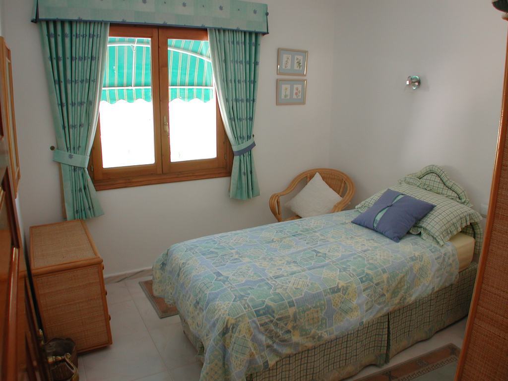 Villa for sale with pool and sea views.