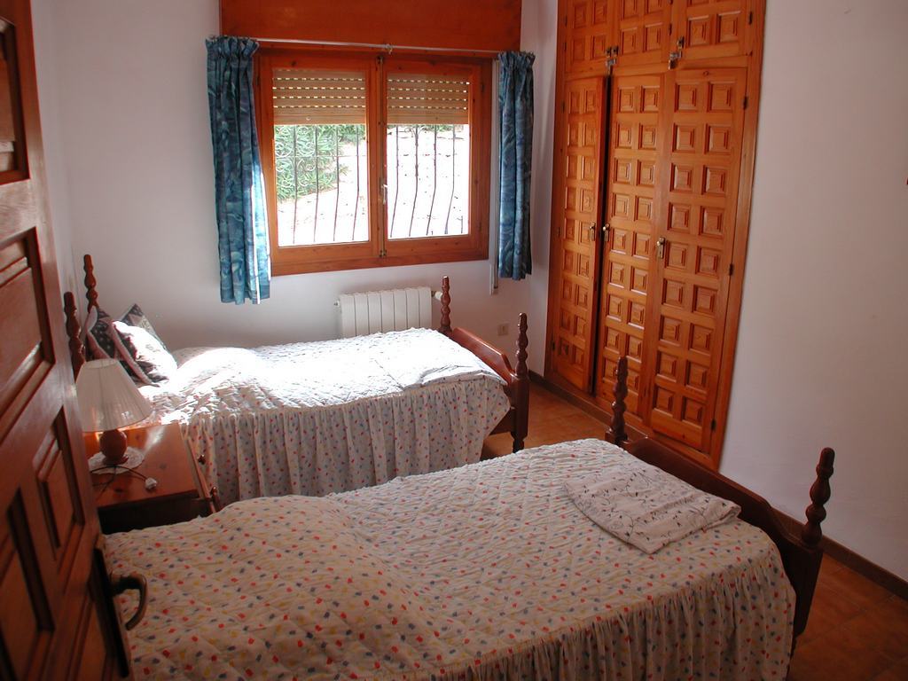 Villa for sale with pool close to the sea.