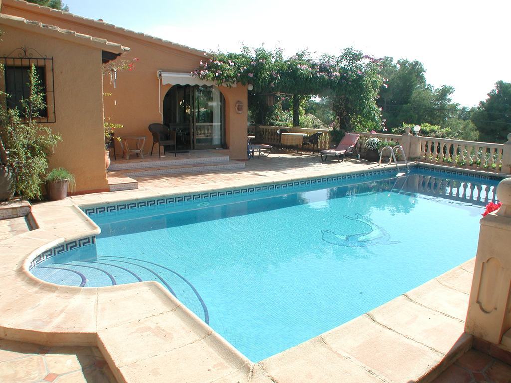 Beautiful villa for sale with pool and sea views.