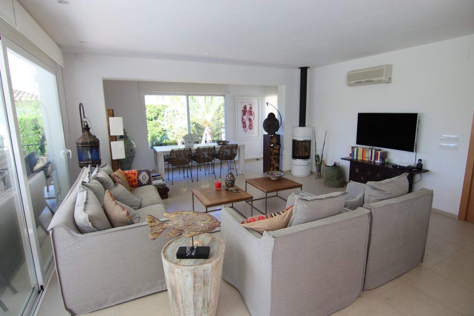 Beautiful villa for sale in Moraira 500 meters from the port and the town.