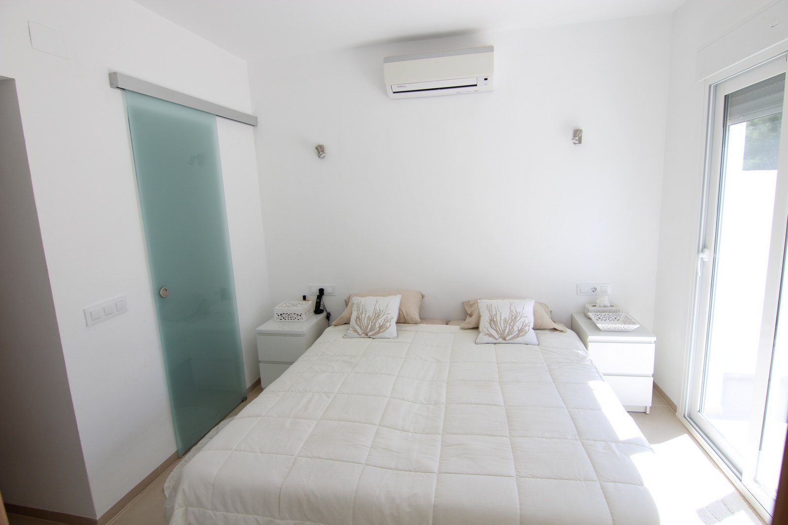 Beautiful villa for sale in Moraira 500 meters from the port and the town.