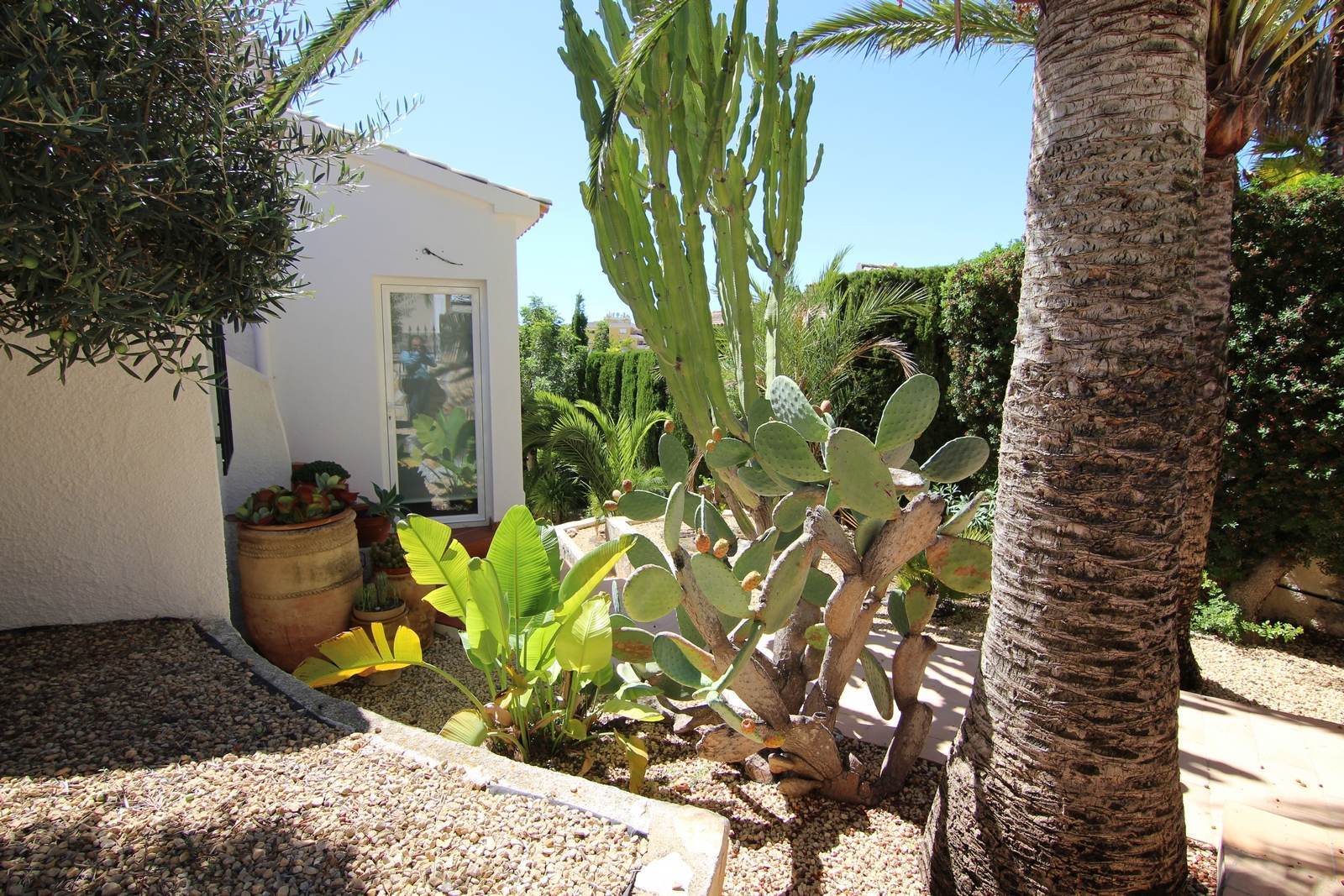 Beautiful villa for sale in Moraira 500 meters from the port and the town.