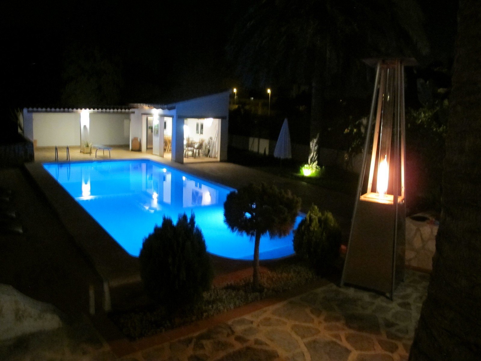 Beautiful villa for sale in Moraira 500 meters from the port and the town.