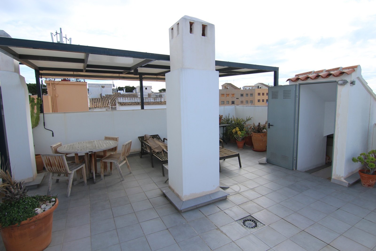 Penthouse with sea view terraces in Moraira's centre.