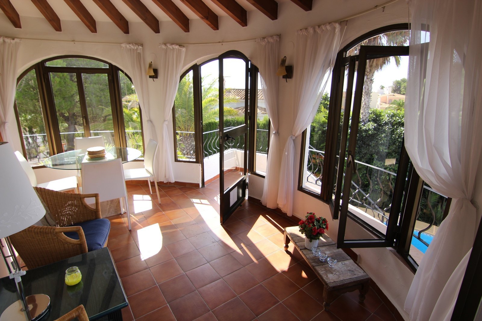 Villa for sale with swimming pool and panoramic views.