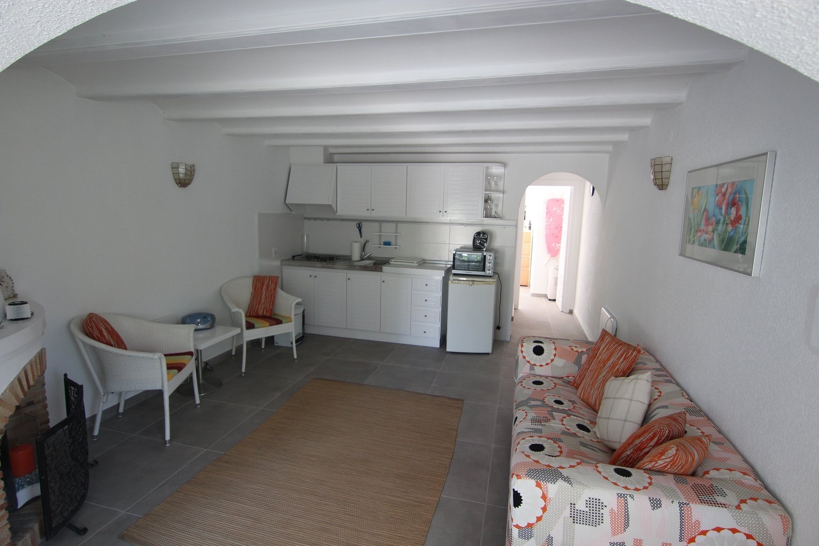 Renovated townhouse near the golf with communal pool.