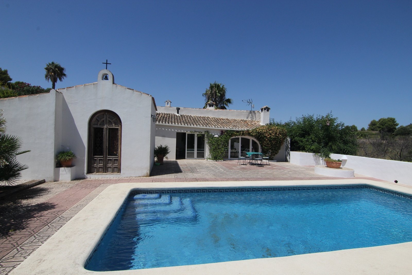 Refurbished Finca for sale with separate suite for guess and swimming pool in Javeas country site.