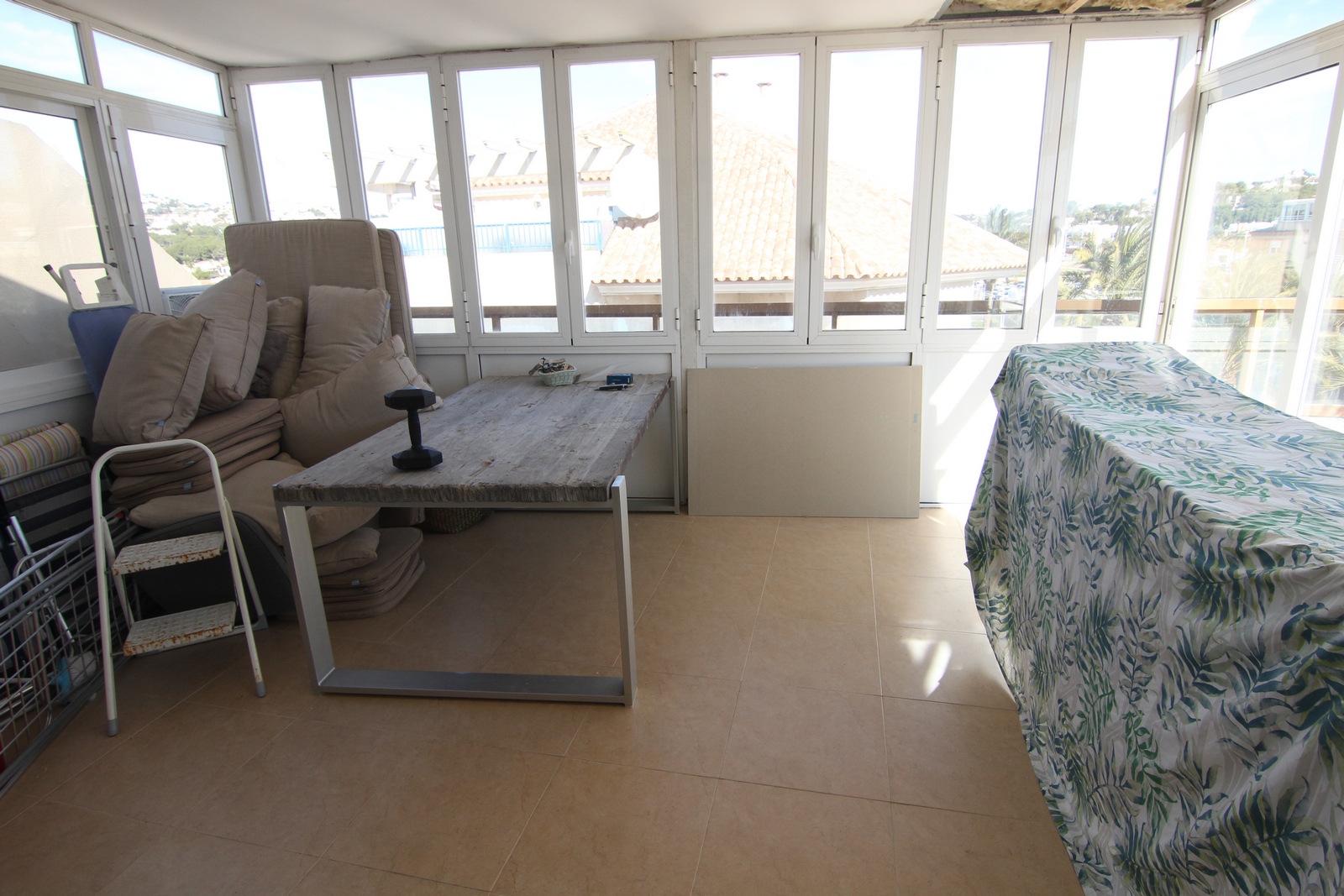 Penthouse for sale with sea views in the center of Moraira.
