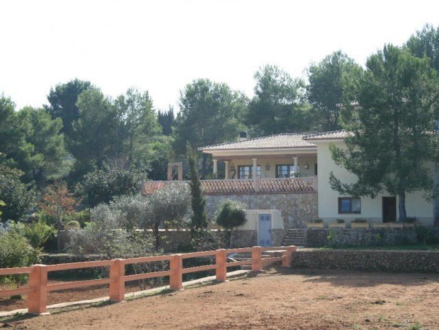 Exclusive Villa with Stables & Horses