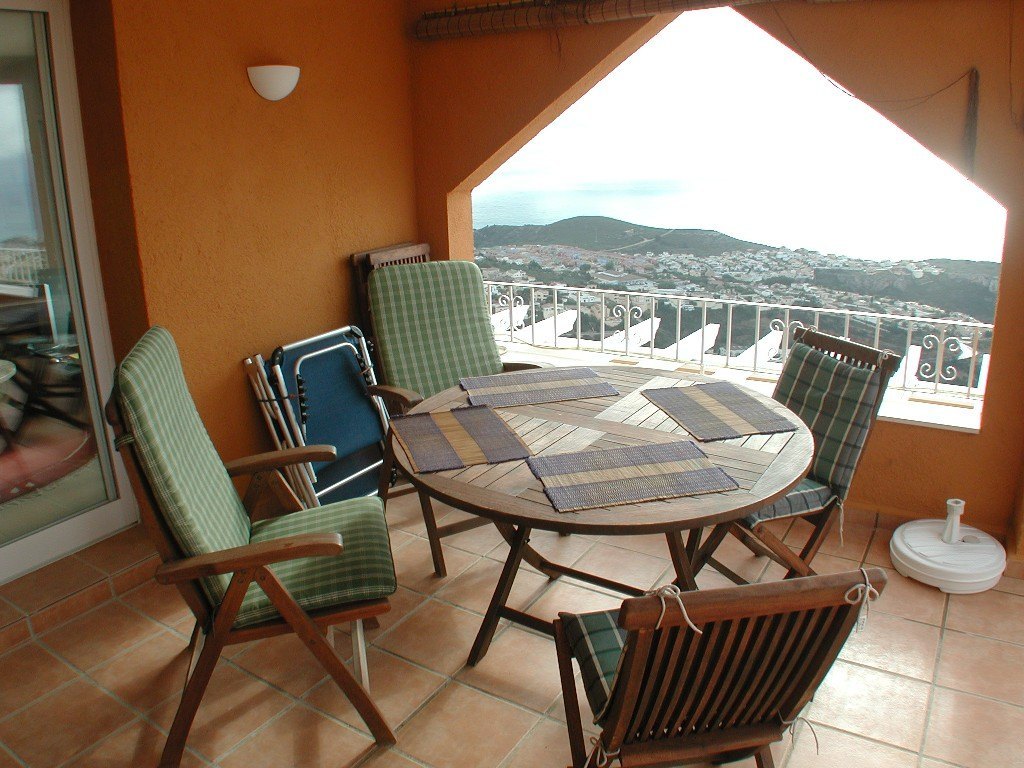 Apartment with panoramic sea views in Cumbre del Sol.